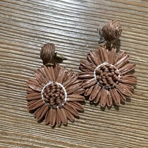 Brown flower earrings
